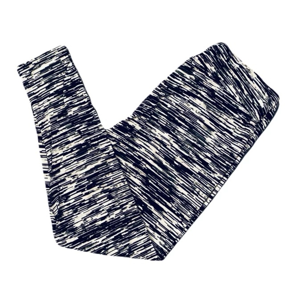 NEW Black & White leggings